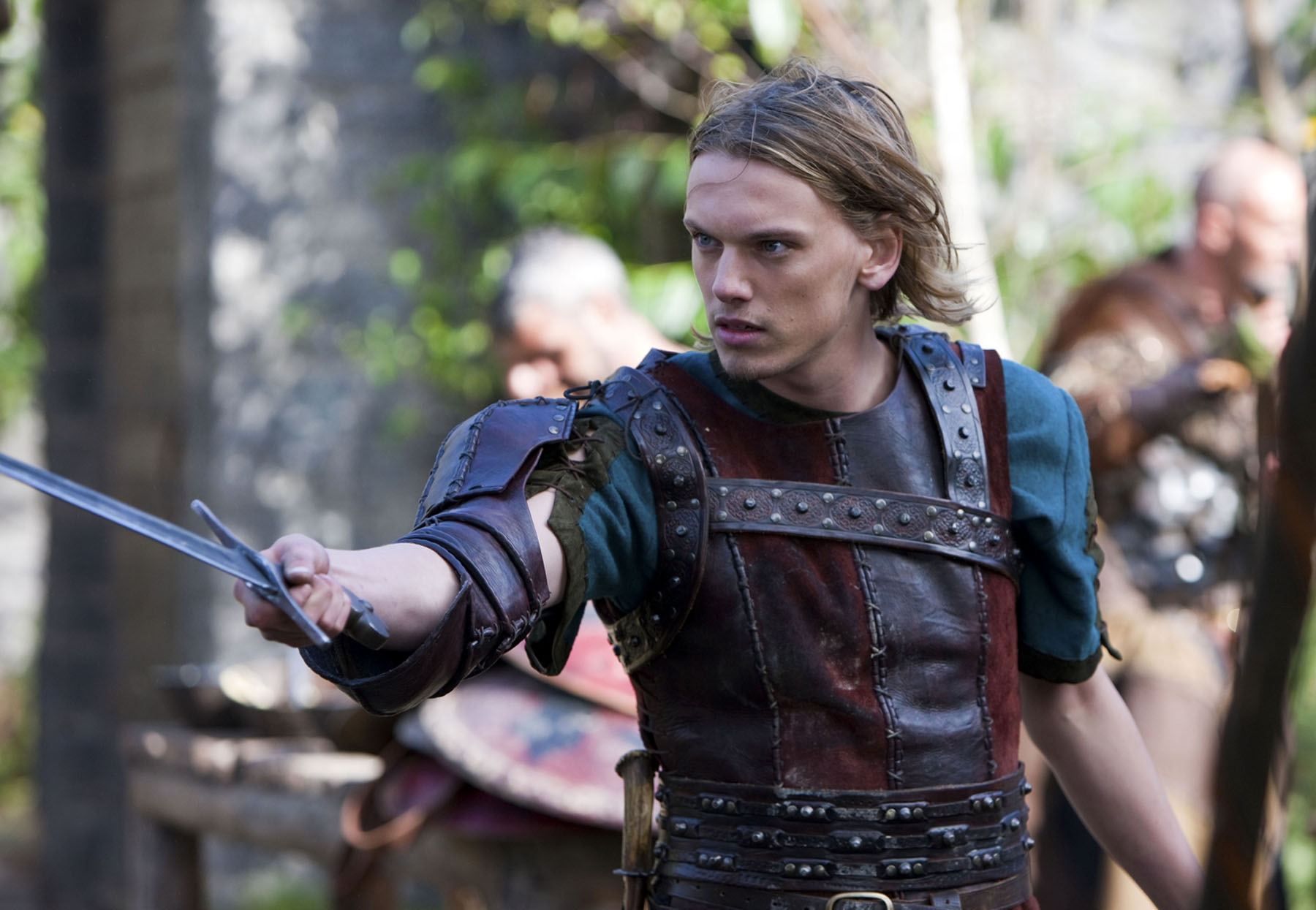 Jamie campbell bower camelot. Бауэр джейми кэмпбелл. Камелот сериал король артур. Джейми кэмпбелл бауэр камелот. Свежий камелот работа.