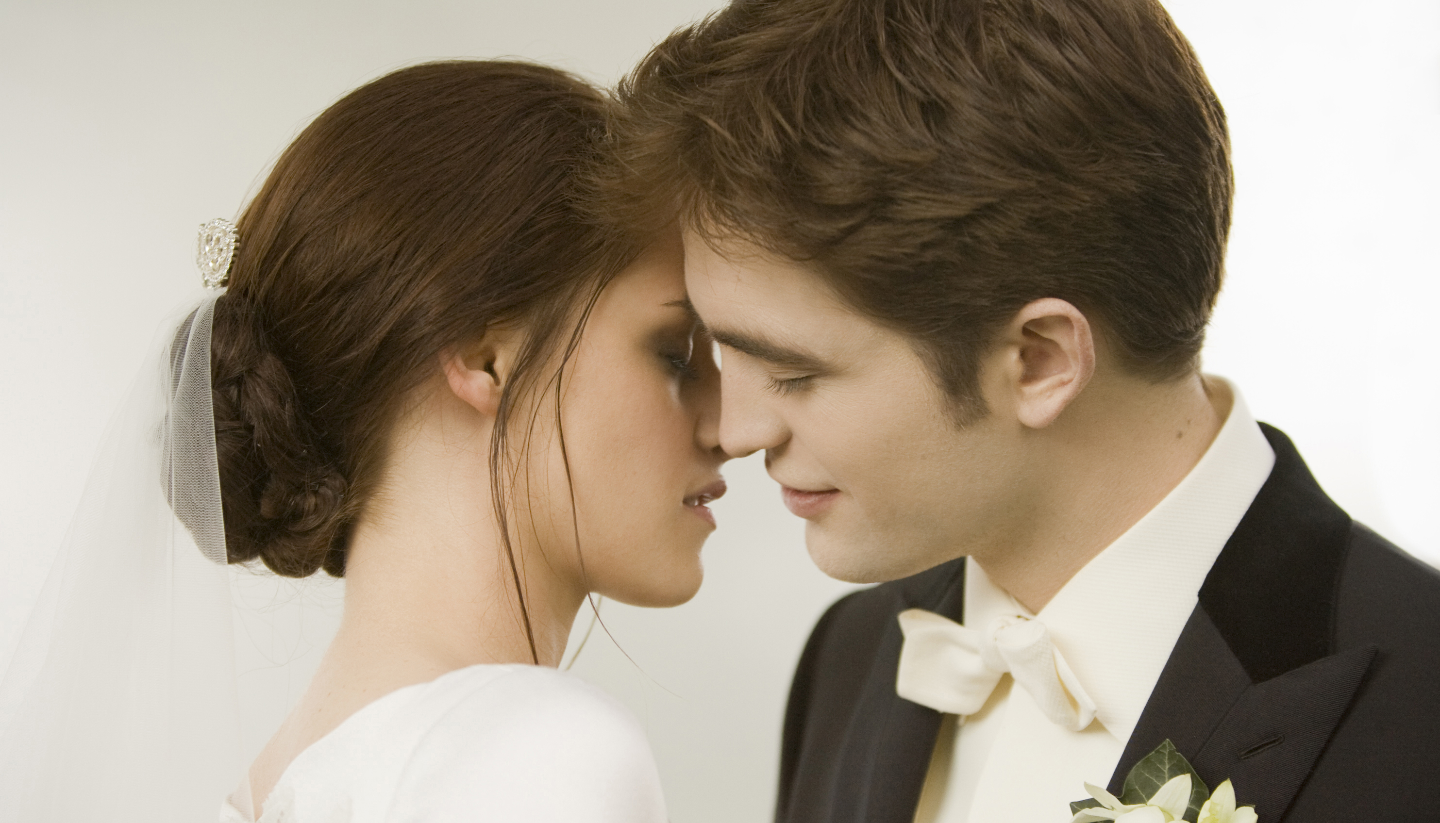 Four New Wedding Scene Images from Twilight Breaking Dawn Part 1 HeyUGuys