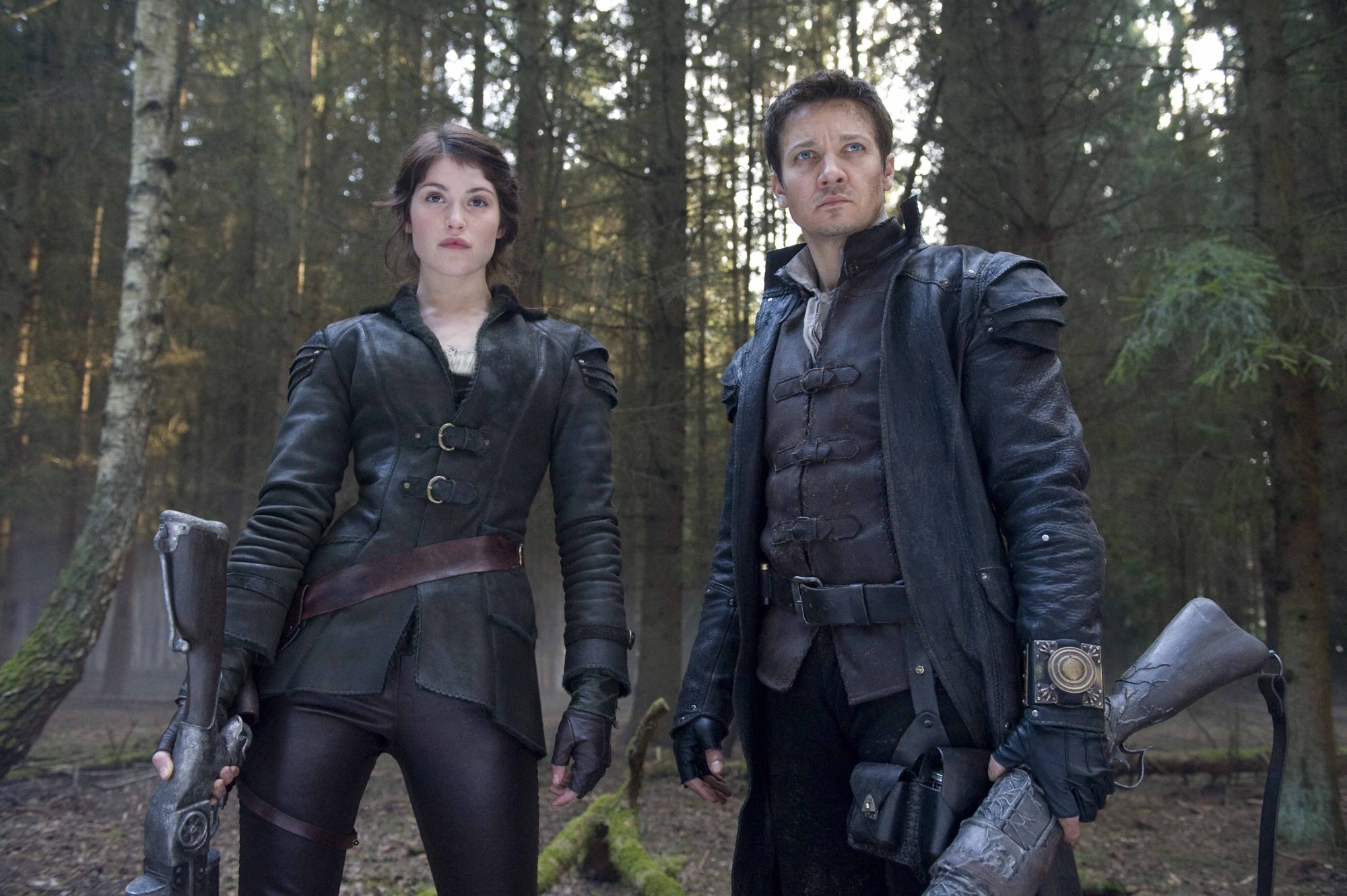 Gemma-Arterton-and-Jeremy-Renner-in-Hansel-and-Gretel-Witch-Hunters