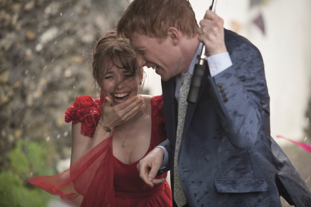 Rachel-McAdams-and-Domhnall-Gleeson-in-About-Time
