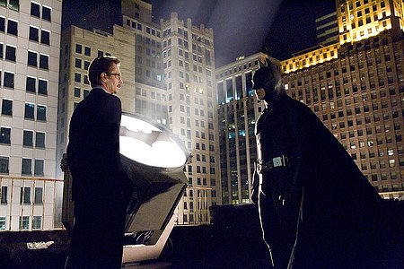 Commissioner-Gordon-and-Batman-stand-guard-over-Gotham-City
