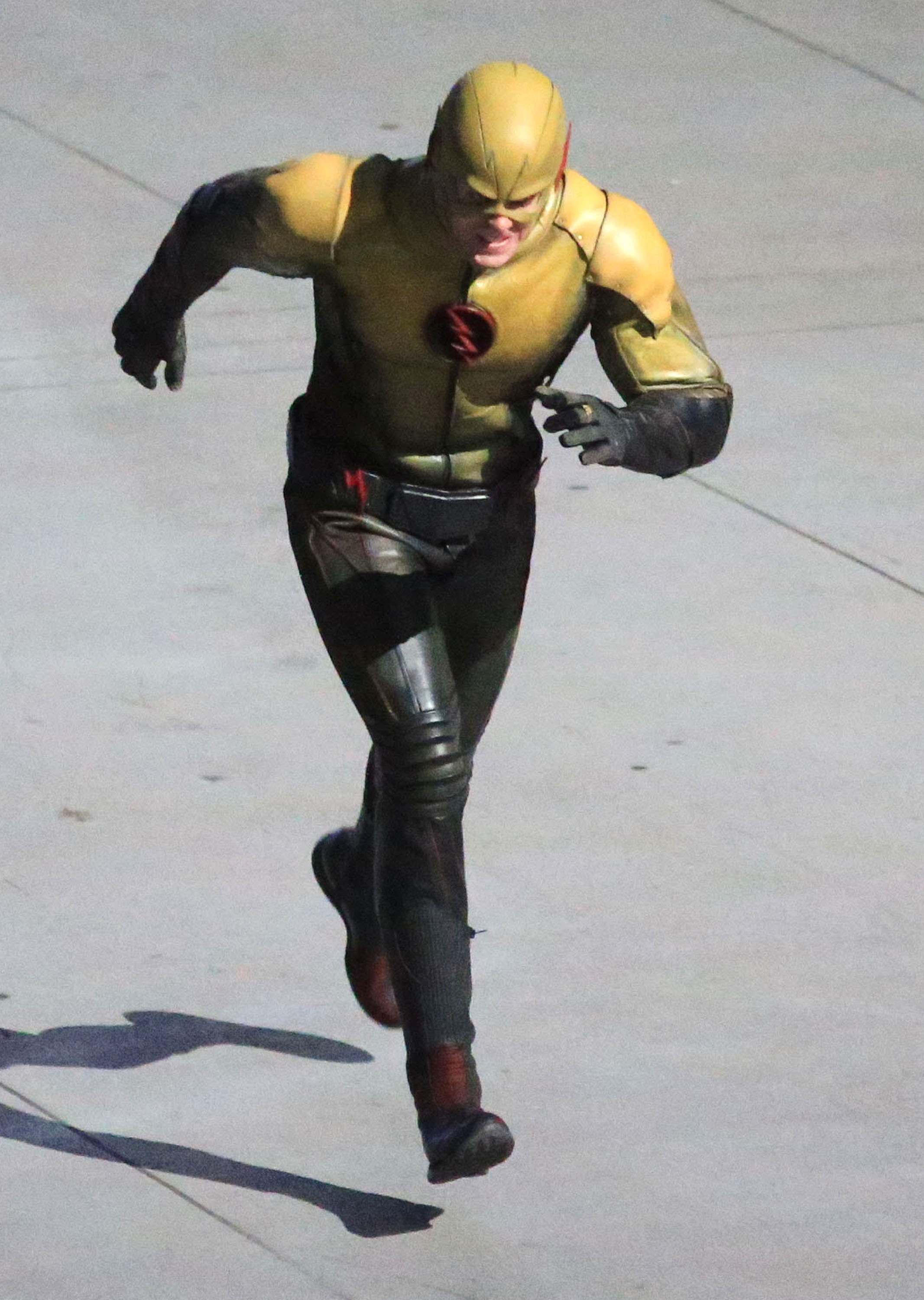 First Look at the Reverse-Flash in Set Photos from The Flash