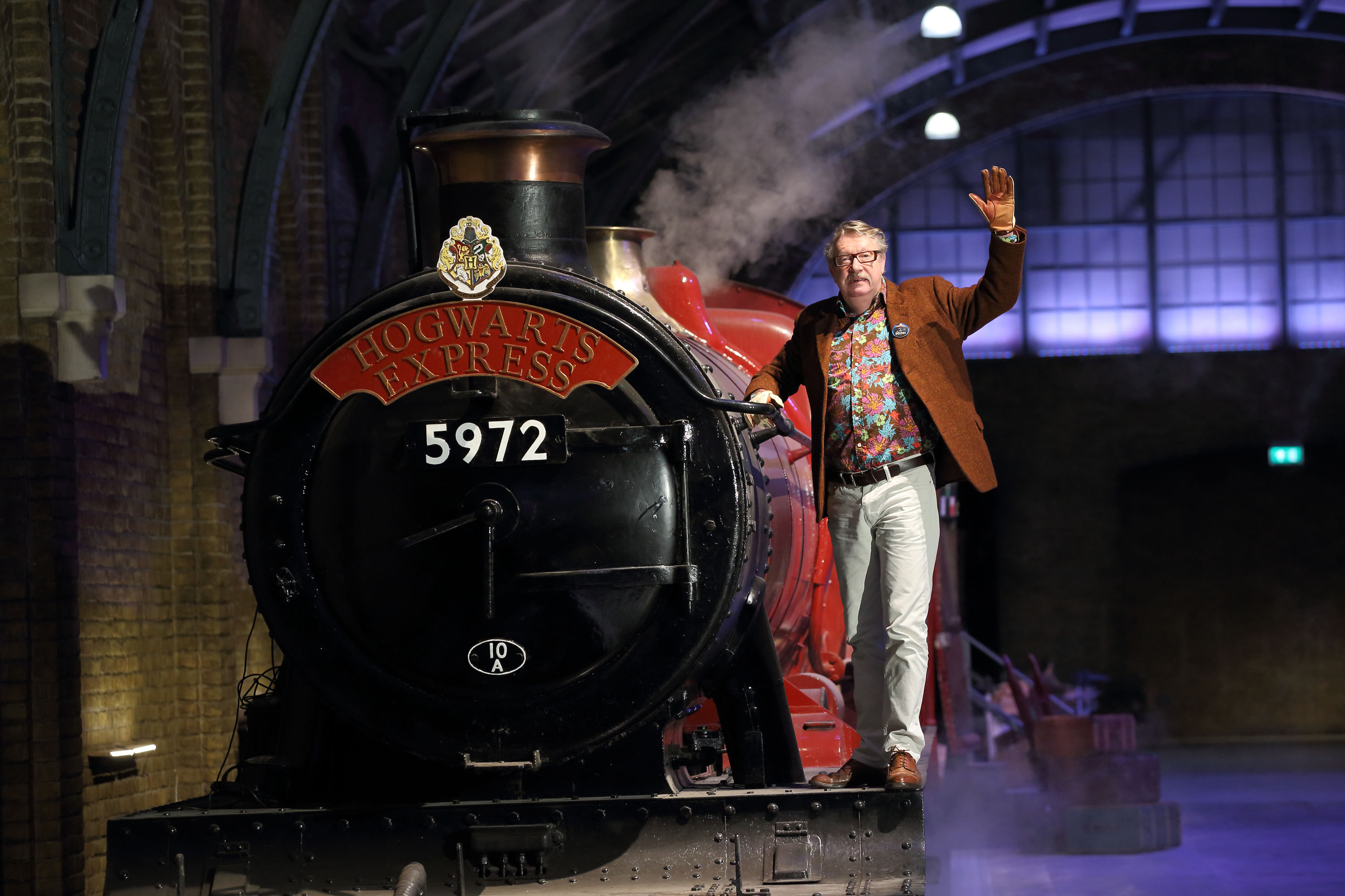 First Look: The Hogwarts Express and Platform 9 ¾ Arrive at the Warner Bros.  Studio Tour - HeyUGuys