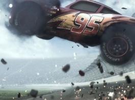 cars 3 - Lightning McQueen crashes